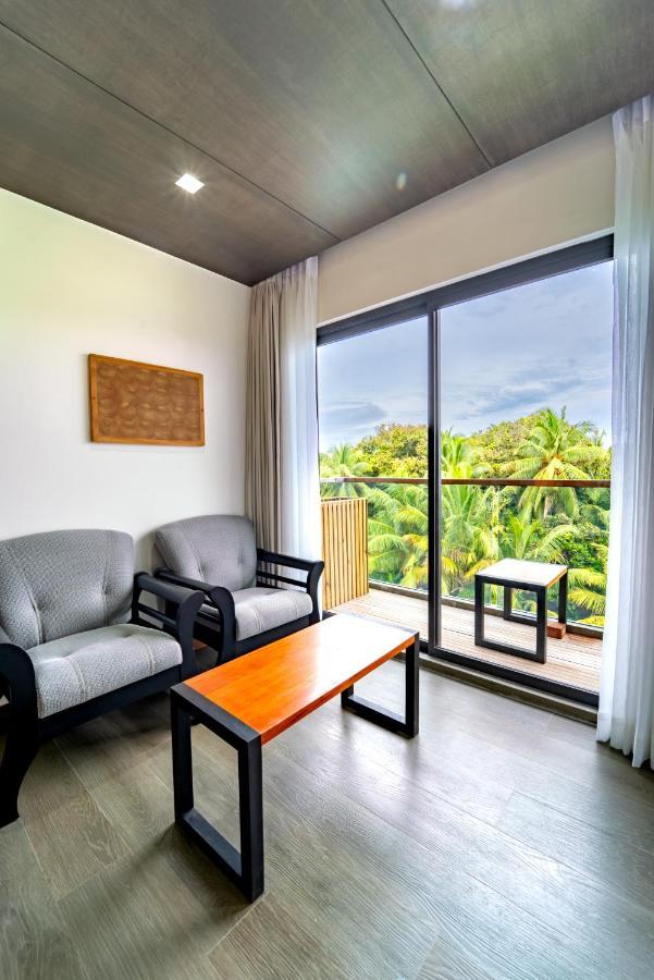 Ataraxis Grand And Spa Fuvahmulah Buitenkant foto